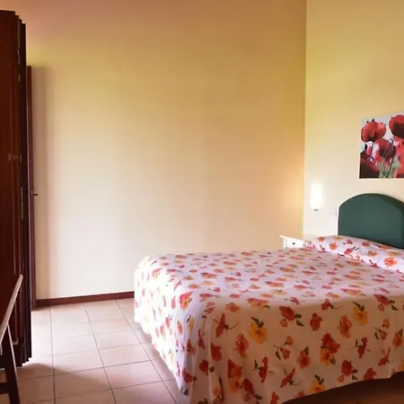Sleeps 2 Pool Wifi T764329