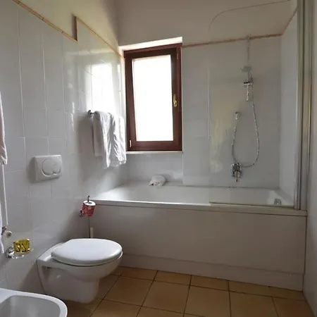 Sleeps 2 Pool Wifi T764329