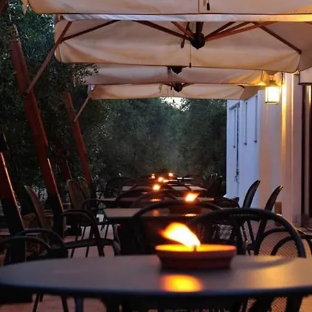Sleeps 2 Pool Wifi T764329