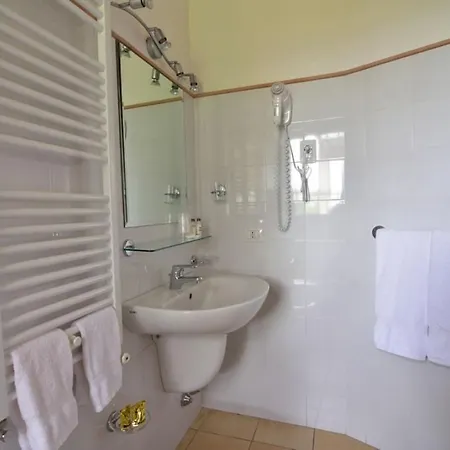 Sleeps 2 Pool Wifi T764329 Apartment