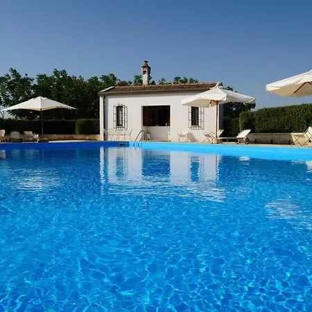 Sleeps 2 Pool Wifi T764329 Apartment